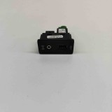 Port USB/AUX-In VW GOLF VII 5G1, BQ1, BE1, BE2 2016 OEM: 5G0035222E | 29015792