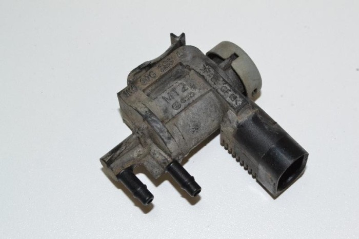 Supapa solenoid AUDI A6 4G2, C7, 4GC 2013 OEM: 1K0906283 2461690