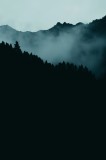 Tablou Canvas, "Munți &icirc;nvăluiți &icirc;n ceață densă", Munți, Ceață, Siluetă, Noapte, Mister, Calm, Natural, &Icirc;ntunecat, Verde, V&acirc;rfuri, 26 x 39 cm, CMCLASS