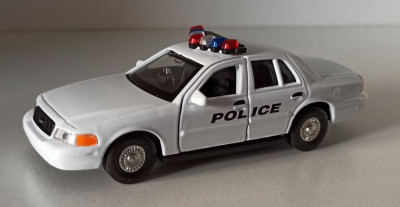 Macheta Ford Crown Victoria Politia SUA 1999 - Welly 1/36 foto