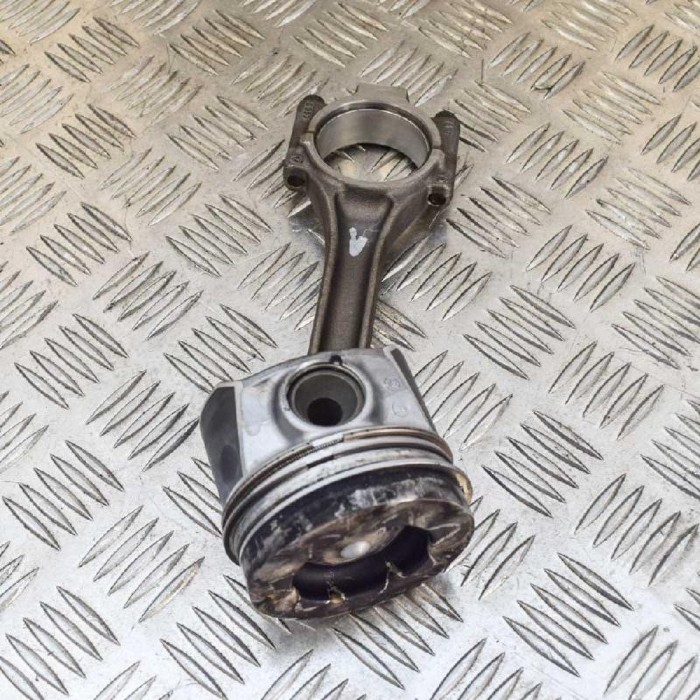 Piston VW GOLF VII 5G1, BQ1, BE1, BE2 2013 OEM: 03L105401A04L107065D 3926018
