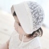 Boneta Bumbac Ivoire Floricele Brodate Fetite 3-6, 6-9 Luni Caciula Bebe cu Prindere Sub Barbă