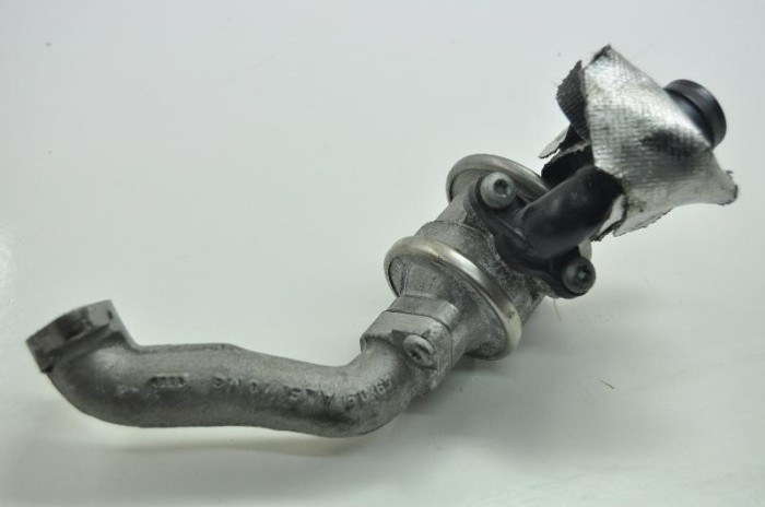 Supapa EGR AUDI A5 8T3 2012 OEM: 07L131101F | 2151381