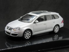 Macheta Volkswagen Golf V variant Autoart 1:43 foto