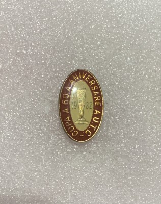 Insigna cupa a 60-a aniversare a UTC 1982 foto