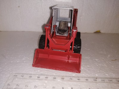 bnk jc NZG Modelle no 236 - Incarcator frontal Gehl 4610 Skid Steer - 1/25 foto