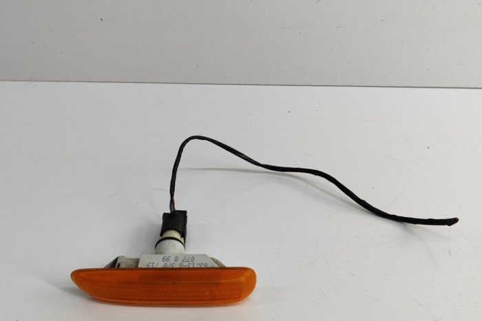 Semnalizare aripa dreapta față BMW 3 Compact E46 2001 OEM: 8370719 | 30031909