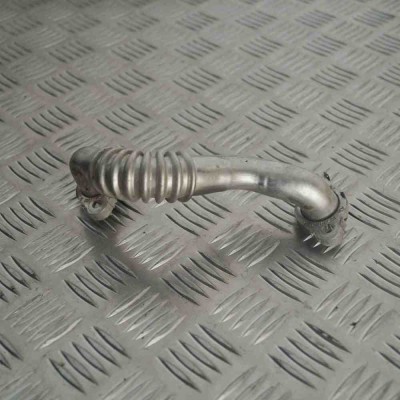 Furtun VW PASSAT Variant B7 365 2011 OEM: 03P131521A foto