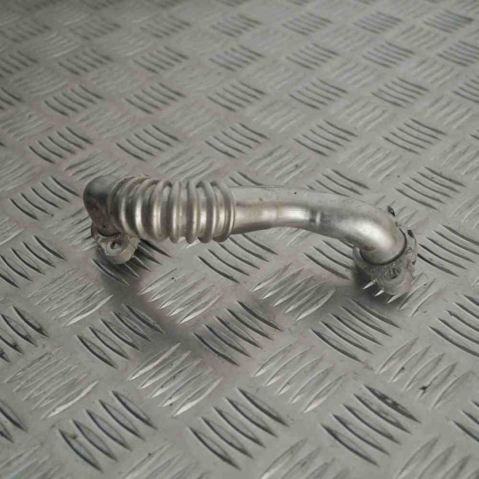 Furtun VW PASSAT Variant B7 365 2011 OEM: 03P131521A