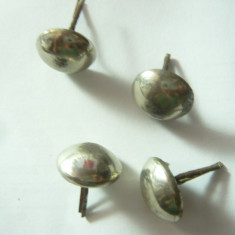4 Nasturi Militari argintii - bumbi , au pete de rugina in interior , d= 1,8cm