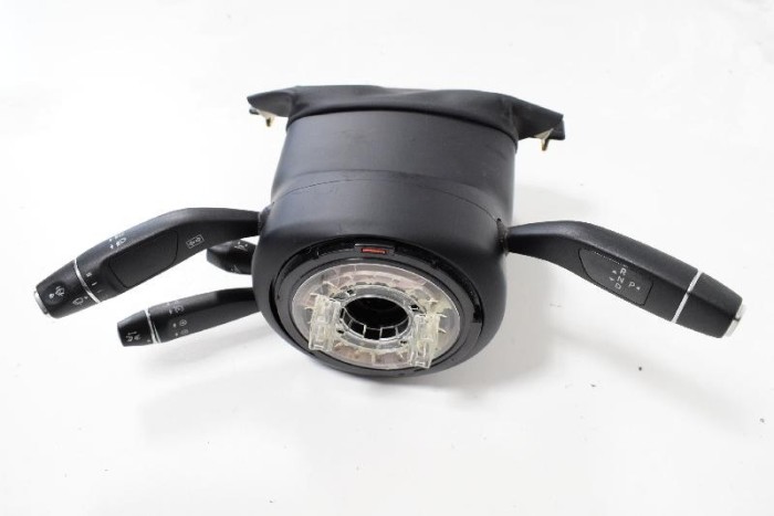 Maneta semnalizare ștergătoare TESLA MODEL S 2016 OEM: 1002328-00,1008303-01 3096036