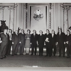 STEFAN VOITEC INCONJURAT DE OFICIALI , FOTOGRAFIE DE GRUP , ANII ' 70