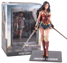 Figurina Wonder Woman cu suport magnetic, 18 cm, articulatii mobile foto