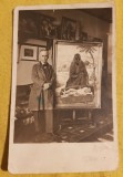 PICTORUL STEFAN DIMITRESCU IN ATELIERUL SAU IN FATA LUCRARII MATERNITATE-FOTOGRAFIE TIP CARTE POSTALA