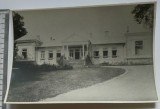 Reproducere fotografica Casa din Tescani perioada interbelica, Alb-Negru, Romania de la 1950, Cladiri