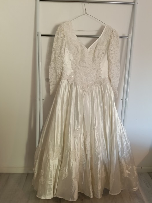 Vand rochie de mireasa
