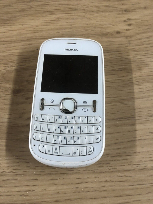 Telefon Nokia 201, folosit