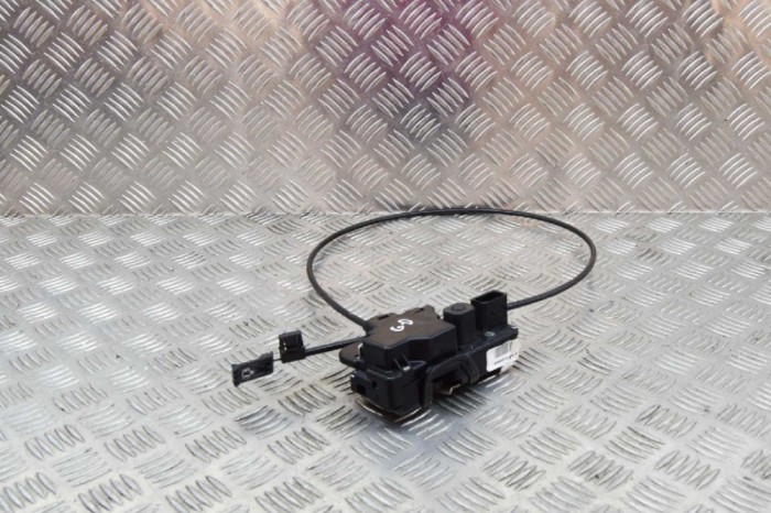&Icirc;ncuietoare ușă dreapta spate TESLA MODEL S 2014 OEM: 6008914-00-D 11611988