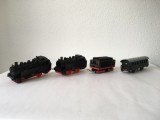 Trenulet West Germany cu 2 locomotive si 2 vagoane, plastic si metal, vintage