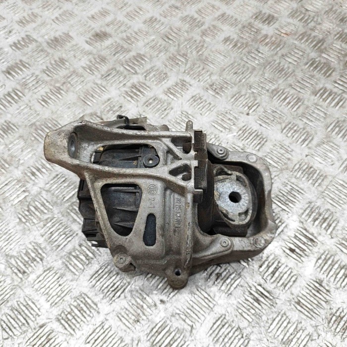 Suport motor dreapta AUDI Q7 4M 2016 OEM: 4M0199372C 25830117