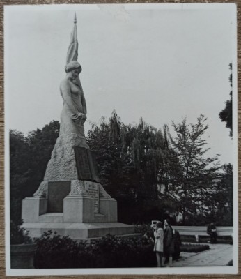 Monumentul Independentei, Ramnicu Valcea// fotografie de presa foto