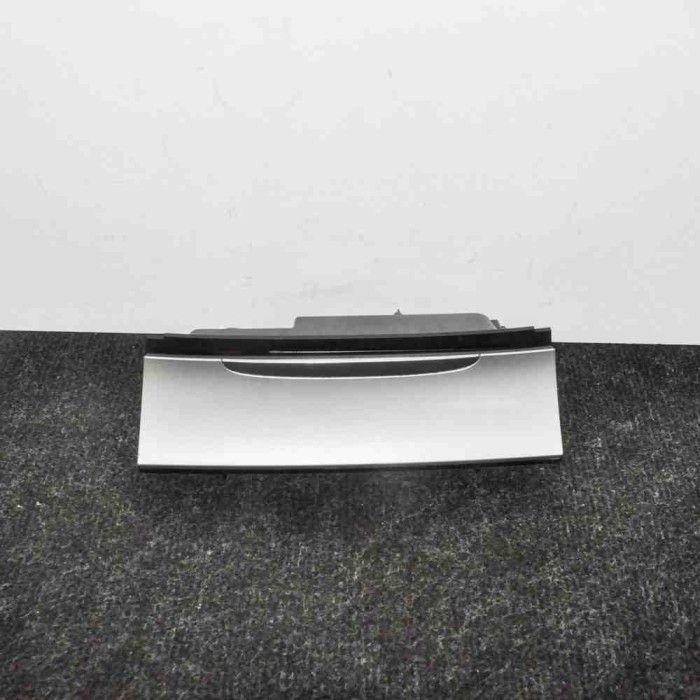 Scrumiera VW PASSAT Variant B6 3C5 2010 OEM: 3C0863264H,3C0857961G,3C0863264G 2183254