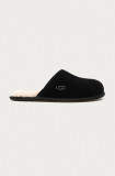 UGG papuci din piele &icirc;ntoarsă Scuff 1101111.BLK-BLACK