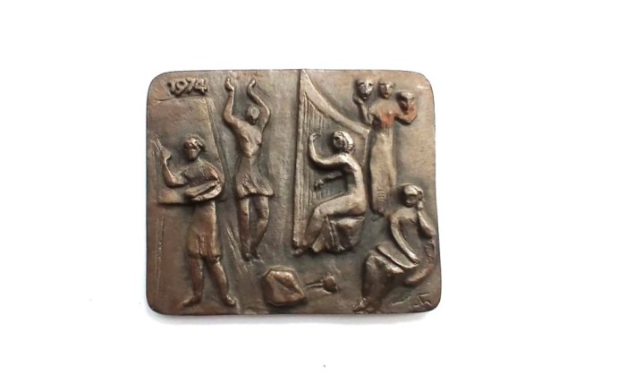 BUDERUS relief in fonta ARTA Cele Cinci Muze Anna Woelfe - Fabricius 1973 fonta 3D gegossen