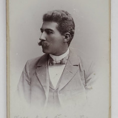 FOTOGRAFIE C.D.V. , STUDIO ERNST MATTHES und GEORGE SCHONAU , NURNBERG, BARBAT CU COSTUM SI PAPION , CCA . 1900