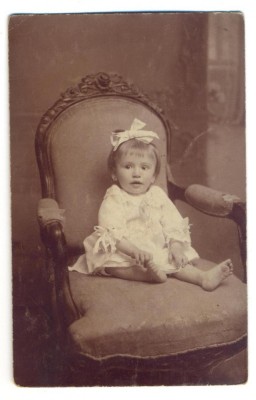 AD 1711 C.P.VECHE-MARIETTE STOIANOVICI, IN STUDIO DE EPOCA-FOTO OLTEANU CAMPINA foto
