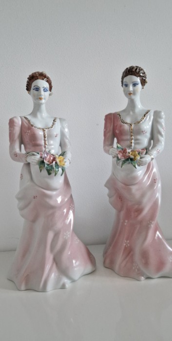 2 x Bibelou Portelan Dorohoi DOAMNA CU FLORI