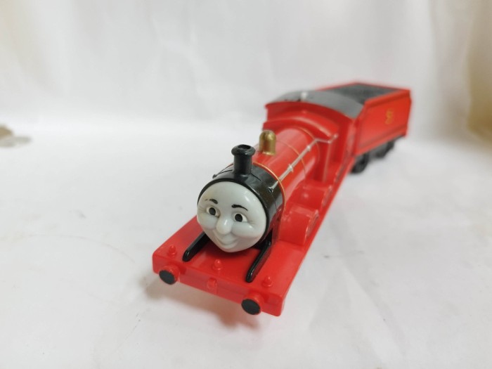 bnk jc Thomas &amp; Friends Trackmaster Mattel 2009 - locomotiva James functionala