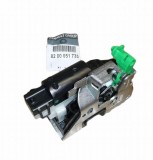 Broasca usa OE Renault Kangoo KC 1997-2008; incuietoare la usa culisata partea dreapta , original 8200051733