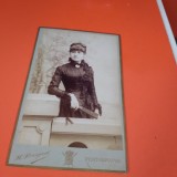 Cumpara ieftin FOTO FEMEIE ANII 1900 VECHI PE CARTON GROS 10 / 7 CM DE COLECTIE RARA!