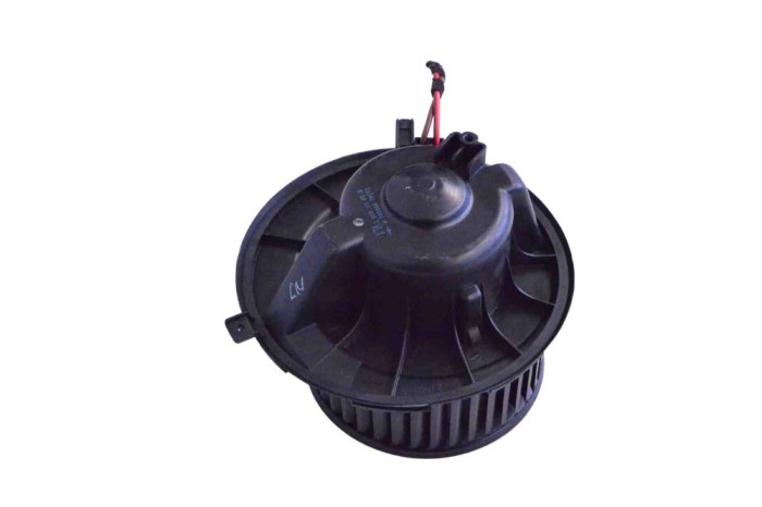 Ventilator aeroterma VW JETTA MK6 162, 163 2014 OEM: 52813916c