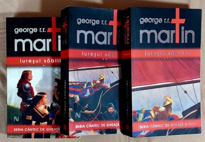 Iuresul sabiilor - George R.R. Martin foto