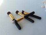 Cumpara ieftin Set 4 Pensule - Kabuki Profesionale Calitate Superioara - Negru + Auriu