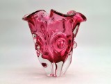 Vaza din Cristal de Boemia roz rosu rubiniu suflat manual atelier Chribska Art _ Josef Hospodka 22 cm ianltime
