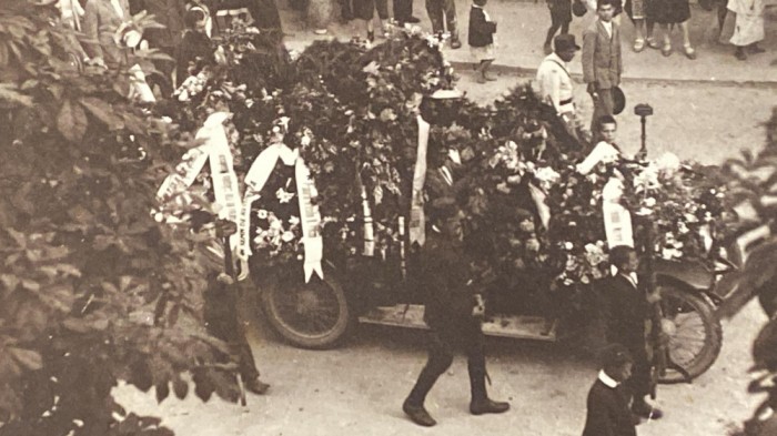 FOTO TIP C.P.INTERBELICA/,,FOTO-REGAL M.PANDELESCU&quot;R.VALCEA / CORTEGIU FUNERAR
