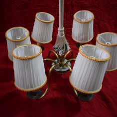 Candelabru cu 6 brate confectionat din alama si abajururi din material textil