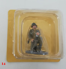 Figurina Armata Rosie - Infanterist cu mortier portabil 1943-1945 - plumb foto