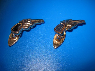 1613-Butoni de manseta model pistolete in stare buna, marimi: 2.5_1.5cm. foto