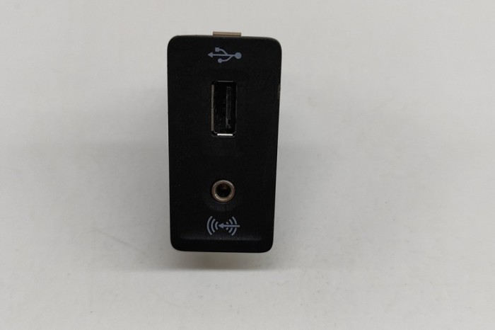 Port USB/AUX-In VW ARTEON 3H7 2018 OEM: 5G0035222E 22291615