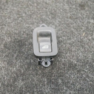 Buton geam ușă dreapta spate VOLVO V50 MW 2008 OEM: 30658449 2453115 foto