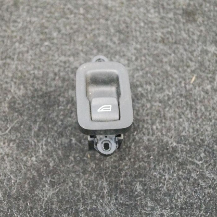 Buton geam ușă dreapta spate VOLVO V50 MW 2008 OEM: 30658449 2453115