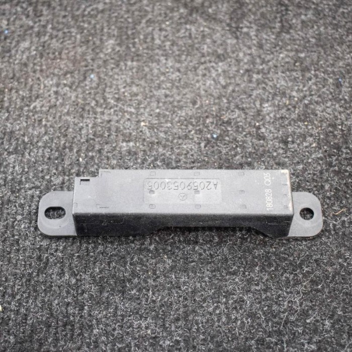 Amplificator de antena MERCEDES-BENZ GLA X156 2018 OEM: A2059053005 3699052