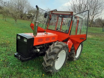 Tractor Holder C65 foto