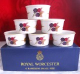 SET BOLURI PORTELAN ENGLEZESC ROYAL WORCESTER MODEL EVESHAM DECOR MURE SI MASLINE