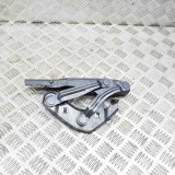 Balama capota st&acirc;nga față AUDI A1 8X1, 8XK 2010 OEM: 8X0823301 12435749