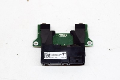 USB TESLA MODEL 3 2021 OEM: 1546129-61-D,1546129-00-D 14170734 foto